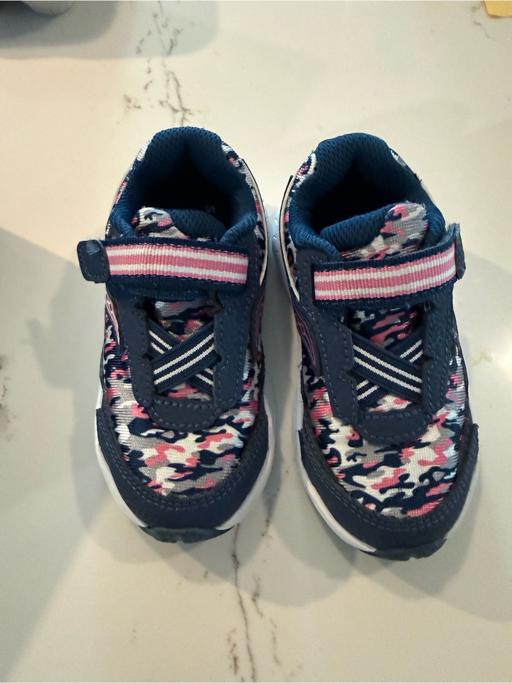 Saucony Kids Navy and Pink Camo Sneakers with Easy Strap
